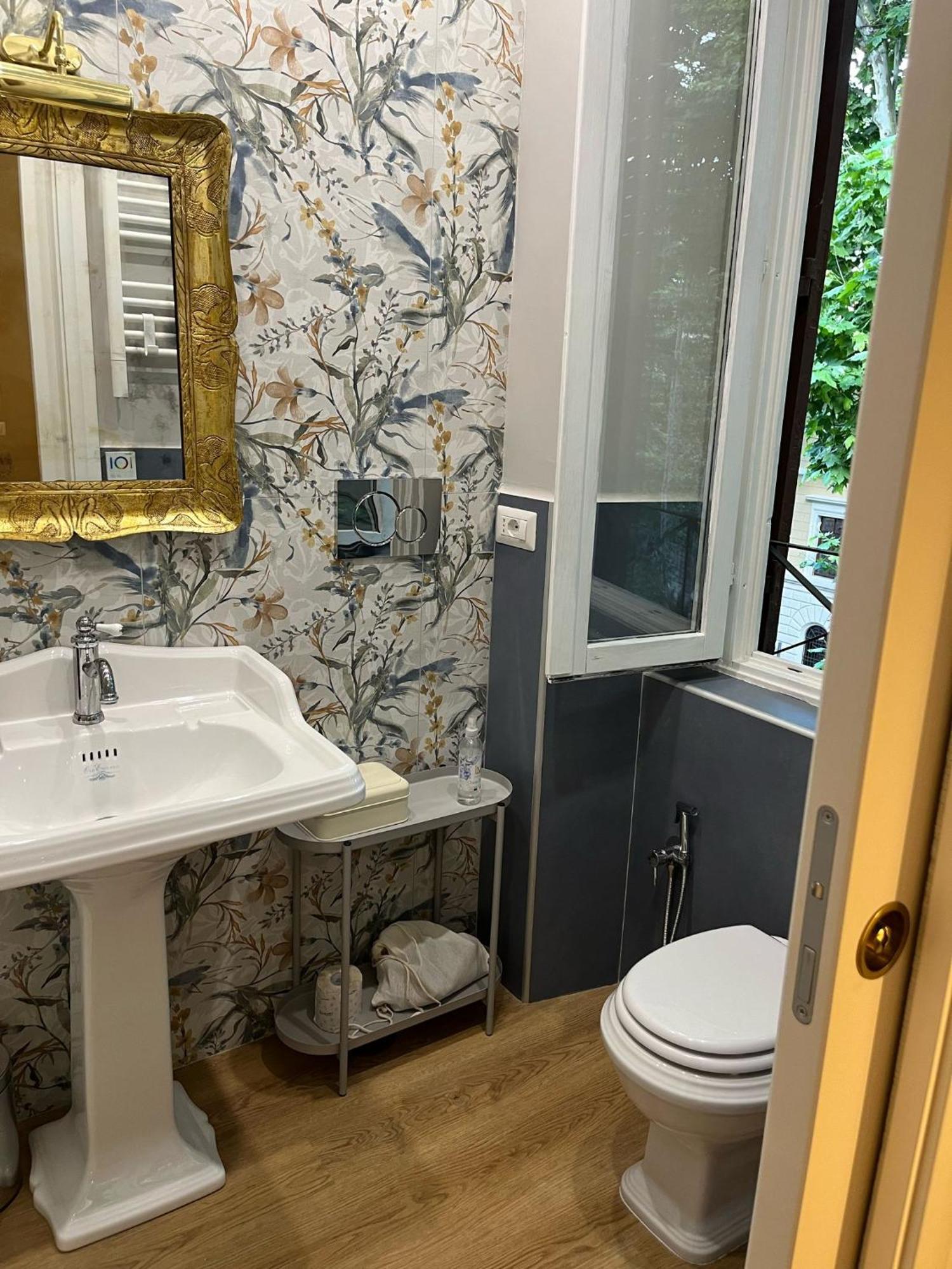 Queen Of Rome Luxury Rooms Luaran gambar