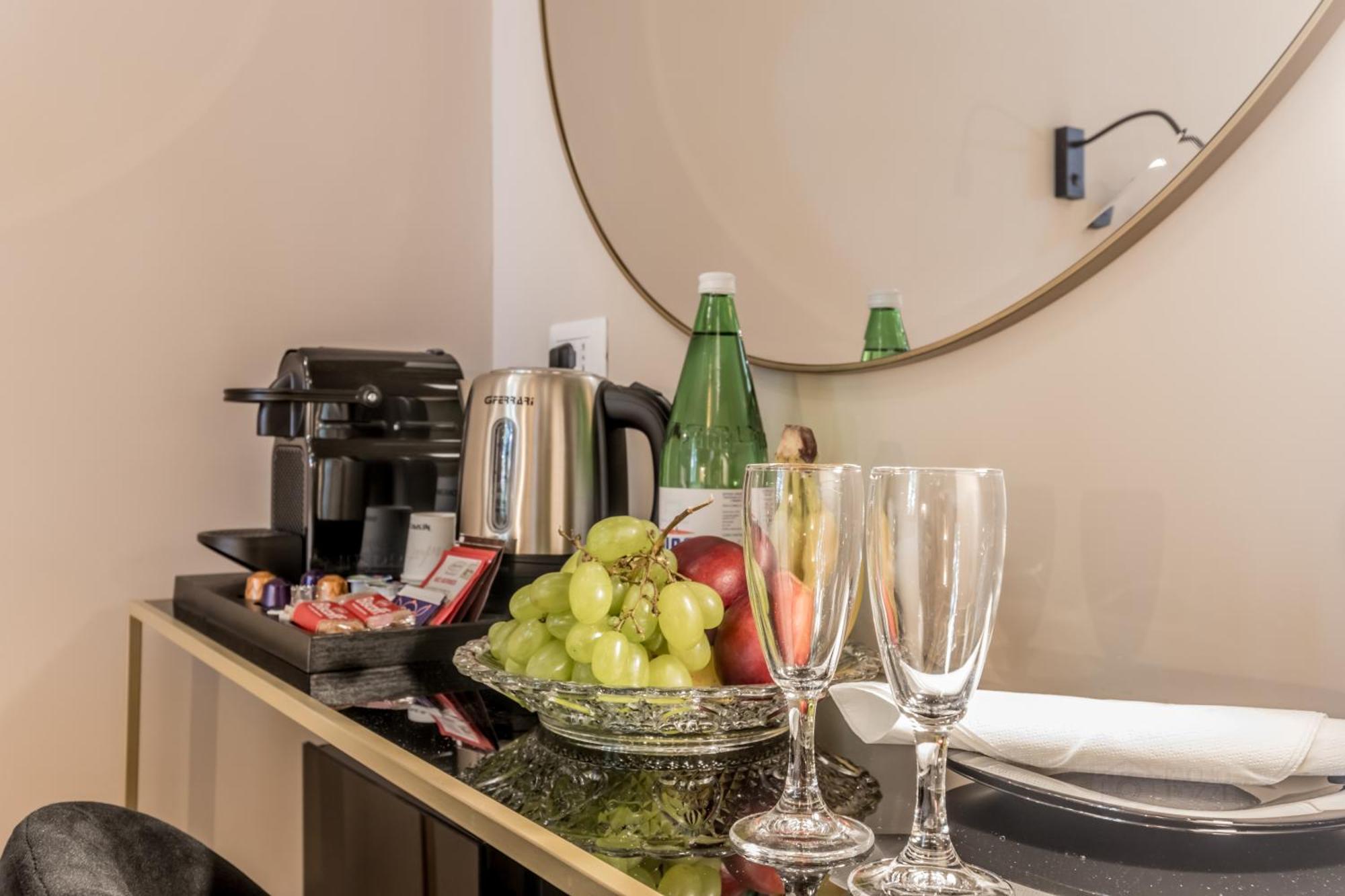 Queen Of Rome Luxury Rooms Luaran gambar